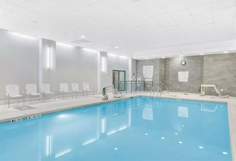 בית מלון כפרי Embassy Suites By Hilton Alexandria Old Town