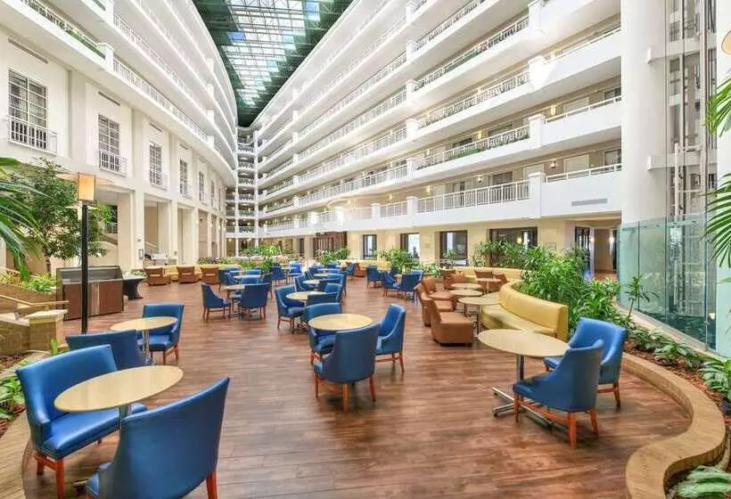 בית מלון כפרי Embassy Suites By Hilton Alexandria Old Town