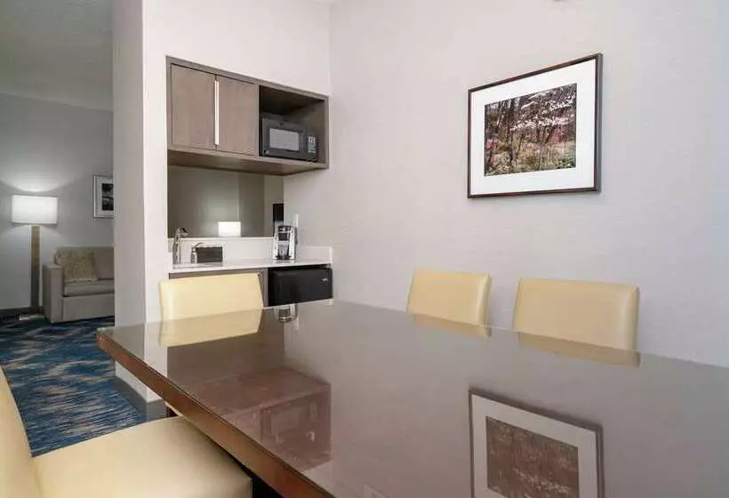 בית מלון כפרי Embassy Suites By Hilton Alexandria Old Town