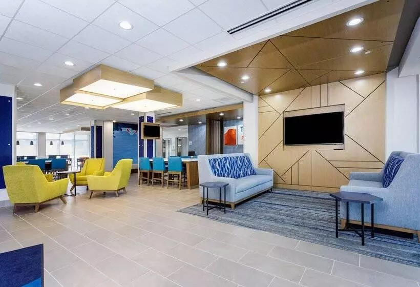 酒店 Holiday Inn Express & Suites Tampa Stadium Airport Area, An Ihg