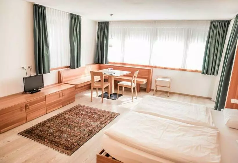 هتل La Villa