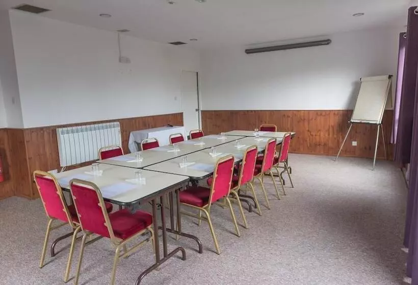 בית מלון כפרי Primelodge Rotherham