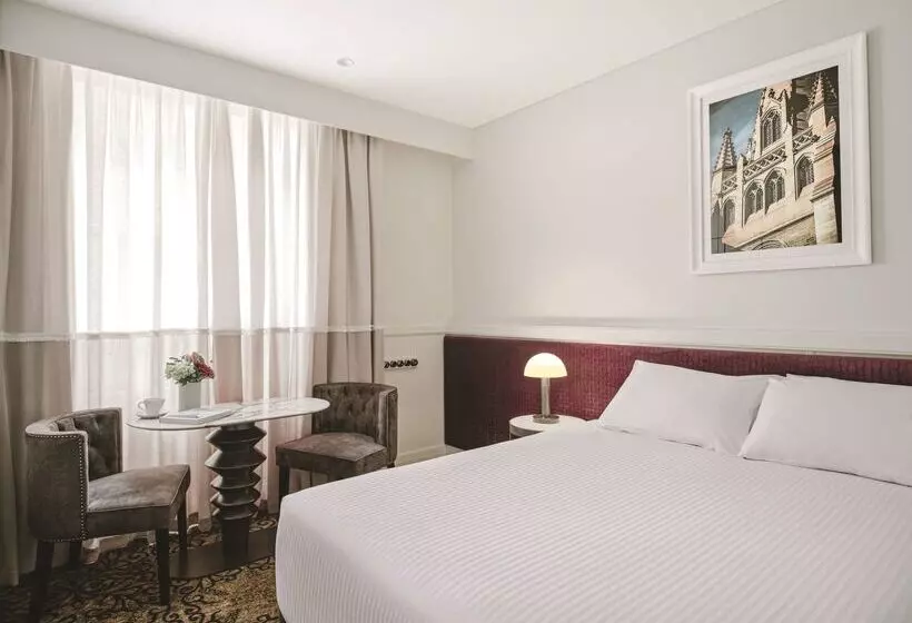 Rendezvous Hotel Melbourne