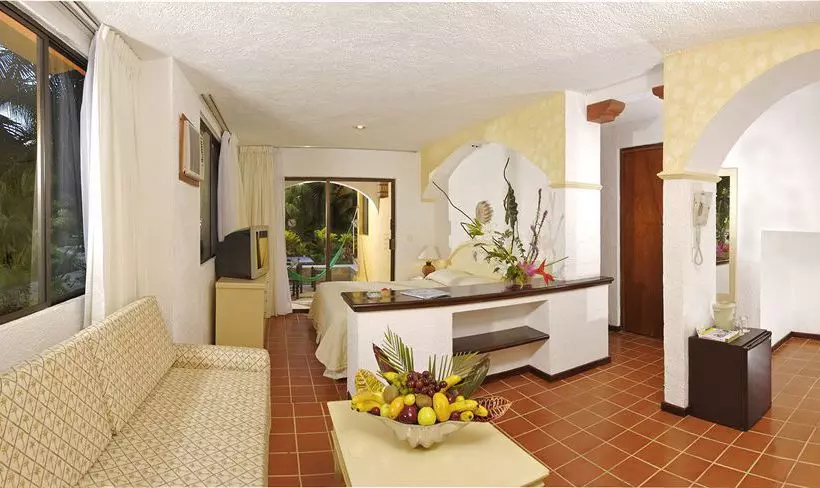 Real Playa del Carmen Hotel & Beach Club