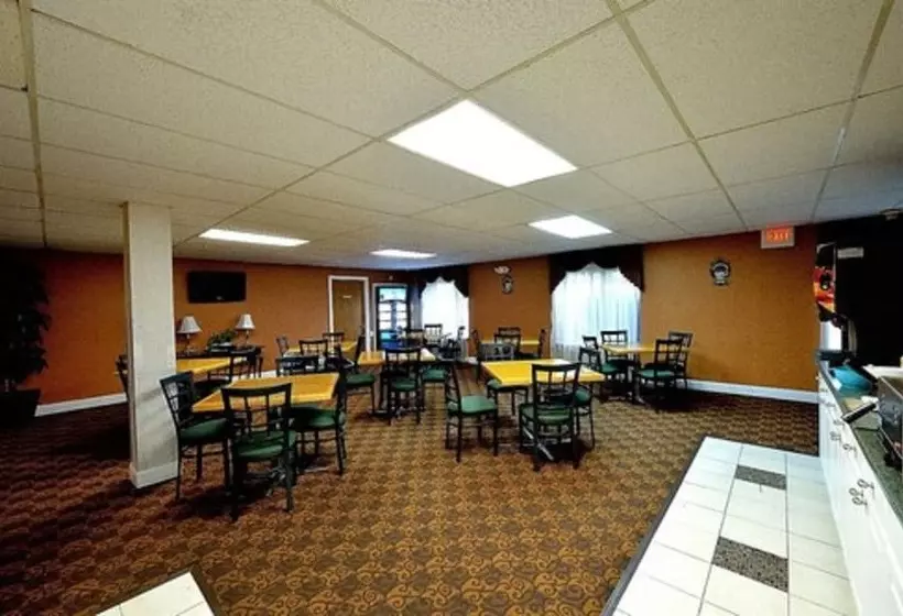 فندق Ambassador Inn And Suites