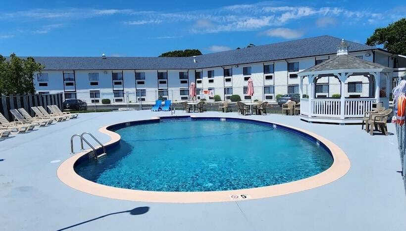 酒店 Ambassador Inn And Suites