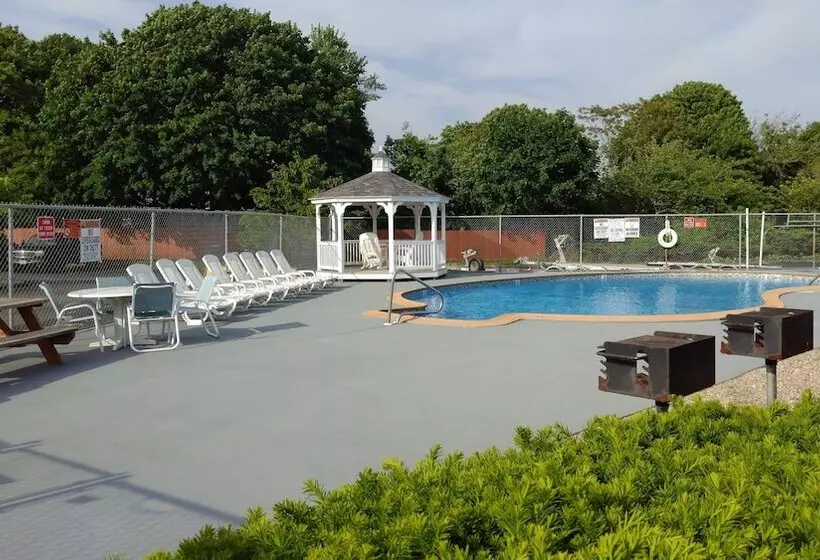 فندق Ambassador Inn And Suites