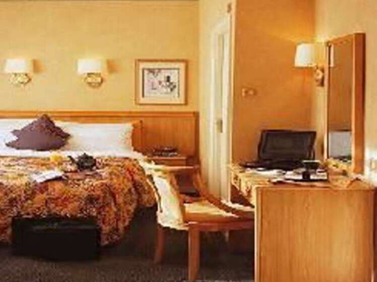 فندق Berjaya Eden Park London