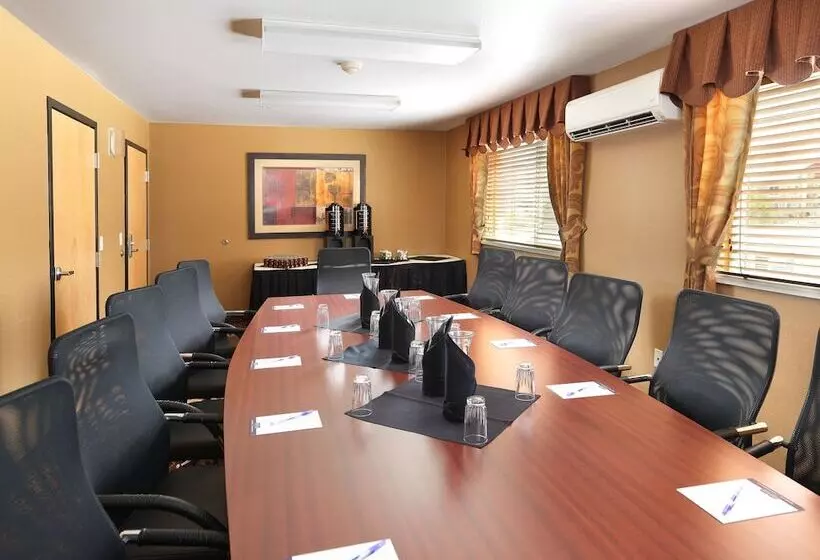 Crystal Inn Hotel & Suites   West Valley City