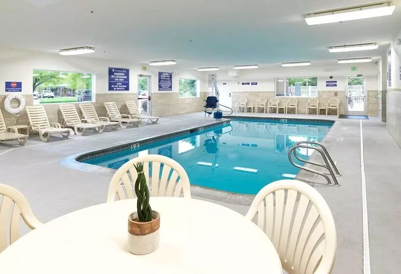 Crystal Inn Hotel & Suites   West Valley City