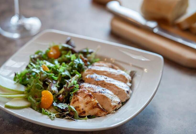 هتل Fairbanks Princess Riverside Lodge