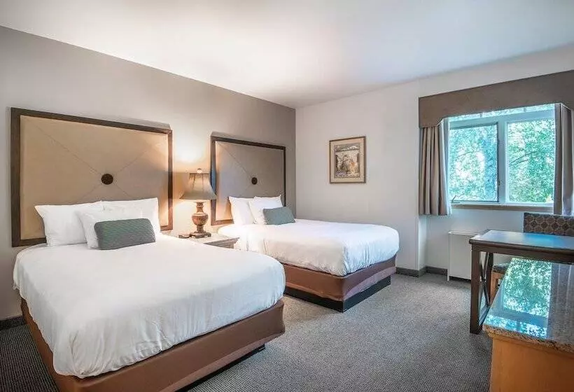 בית מלון כפרי Fairbanks Princess Riverside Lodge