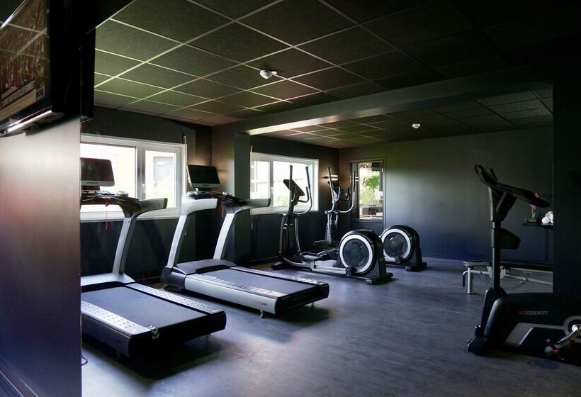 هتل Golden Tulip Roissy Saint Witz