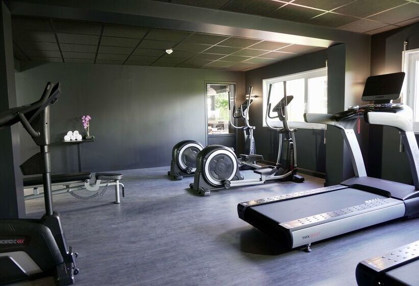 هتل Golden Tulip Roissy Saint Witz