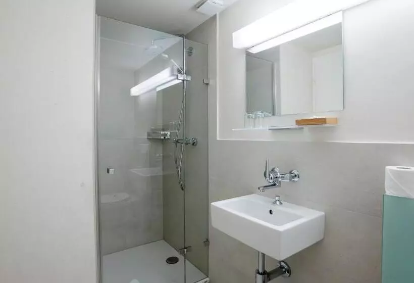 ホテル & Restaurant Rössli