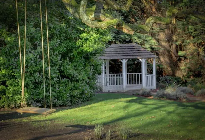 هتل Laura Ashley The Iliffe