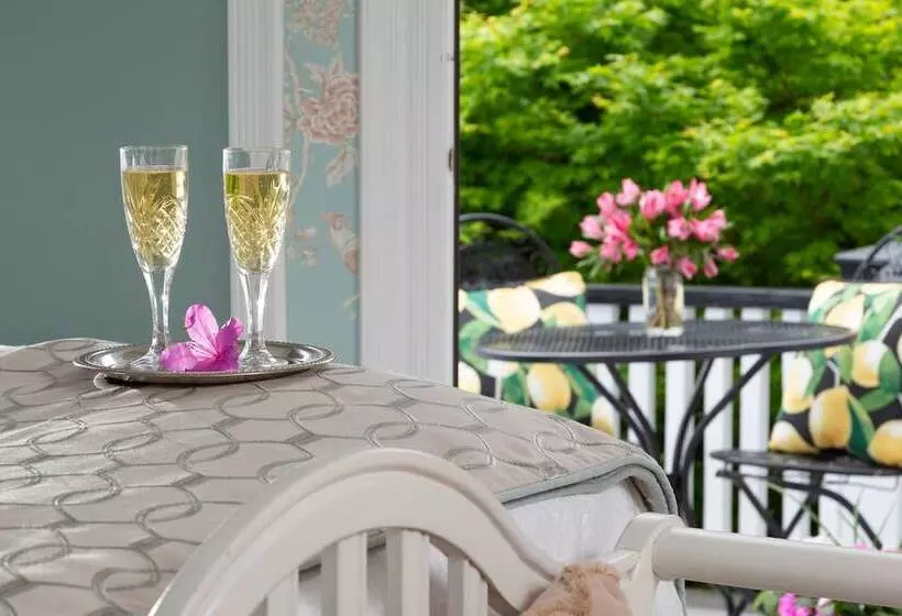 Szálloda White Doe Inn Bed & Breakfast