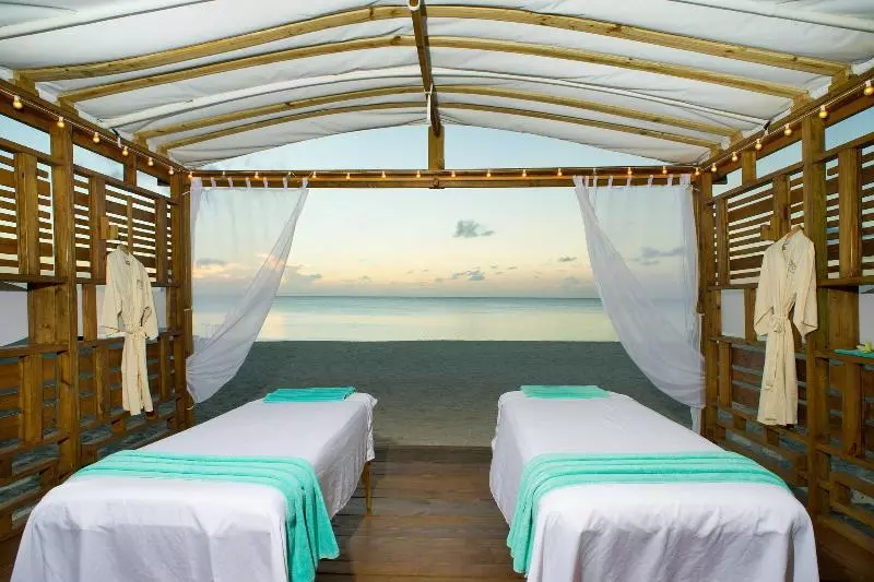 The Westin Grand Cayman Seven Mile Beach Resort & Spa