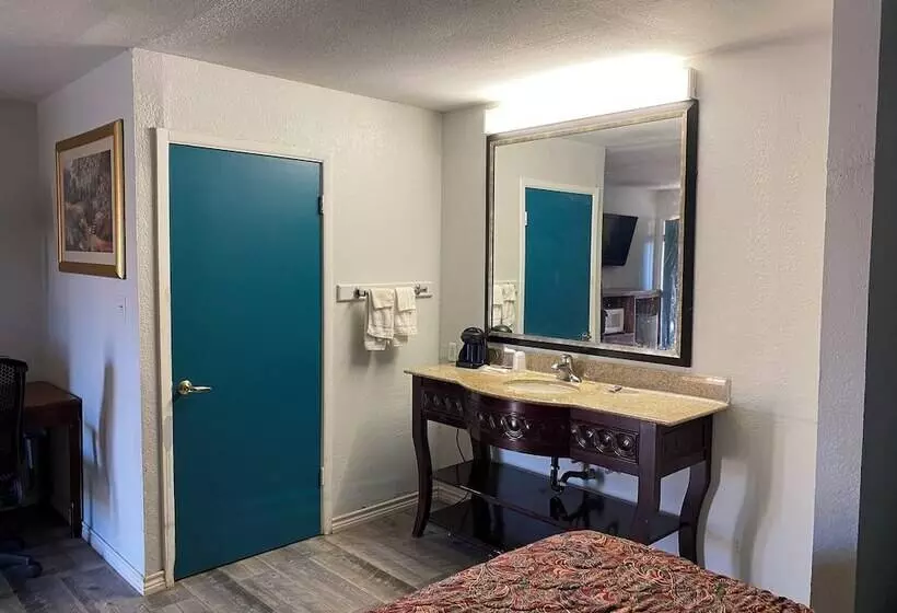 Отель American Star Inn