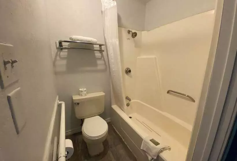 Отель American Star Inn