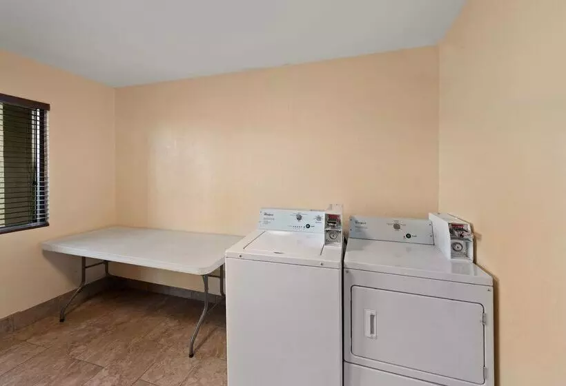 ホテル Best Western Executive Inn