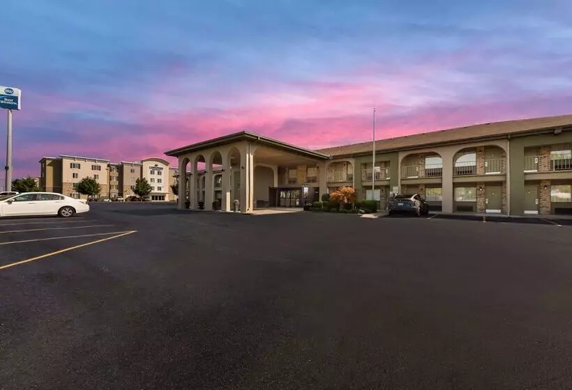 ホテル Best Western Executive Inn