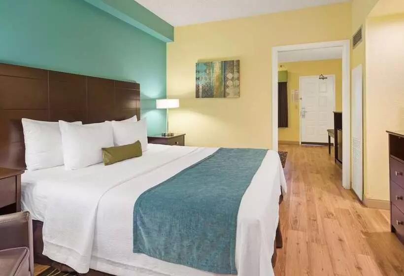 Best Western Plus Deerfield Beach Hotel & Suites