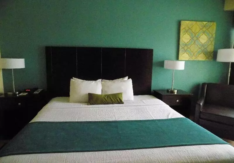 Best Western Plus Deerfield Beach Hotel & Suites