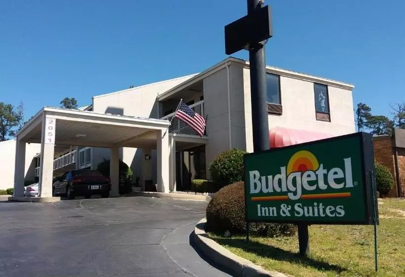 Отель Zainee Inc Budgetel Inn And Suites