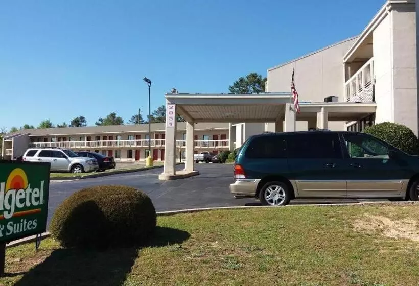 Отель Zainee Inc Budgetel Inn And Suites