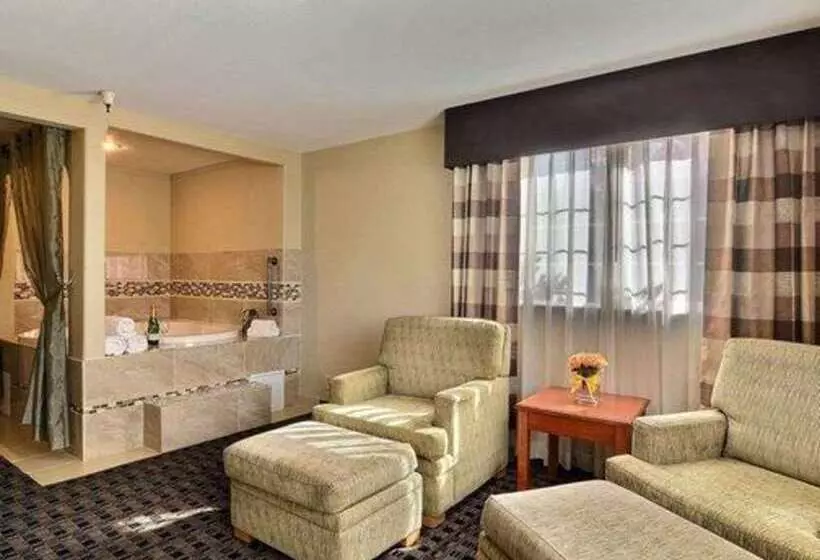 ホテル Clarion Inn Rentonseattle