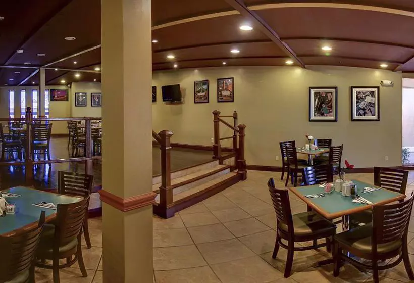 Отель Red Roof Inn Lafayette Airport