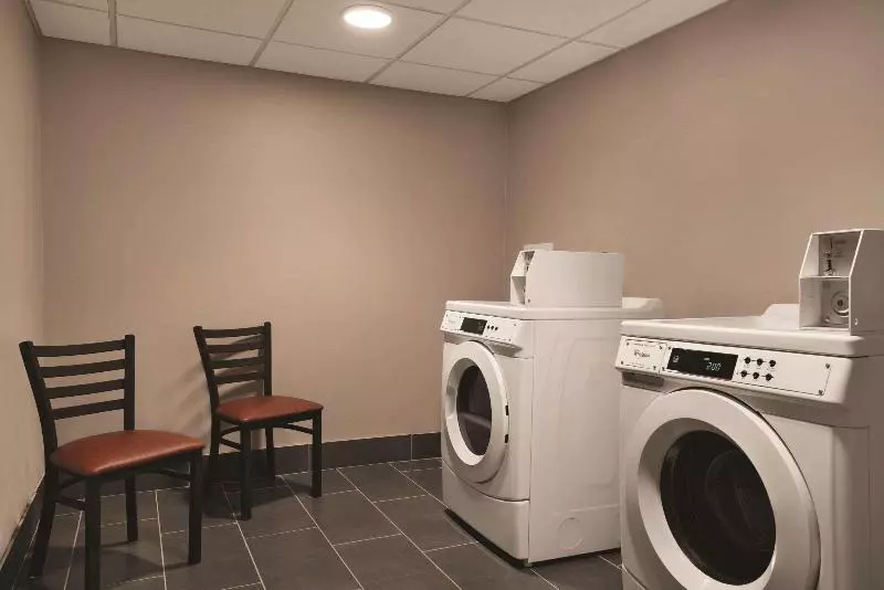 酒店 Comfort Inn & Suites