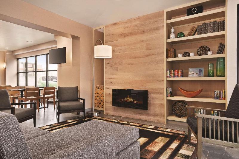 فندق Comfort Inn & Suites