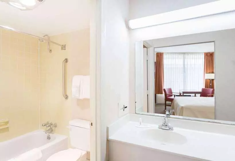 호텔 Days Inn By Wyndham Goldsboro