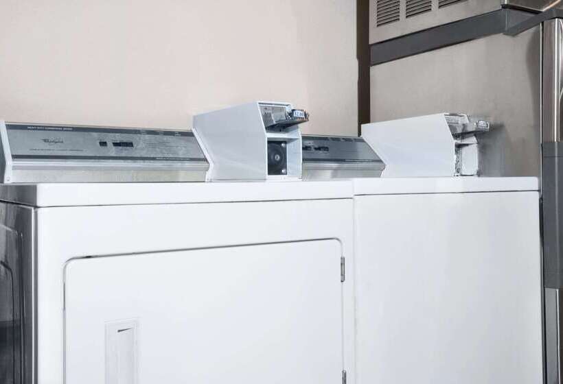 בית מלון כפרי Days Inn By Wyndham Greenville