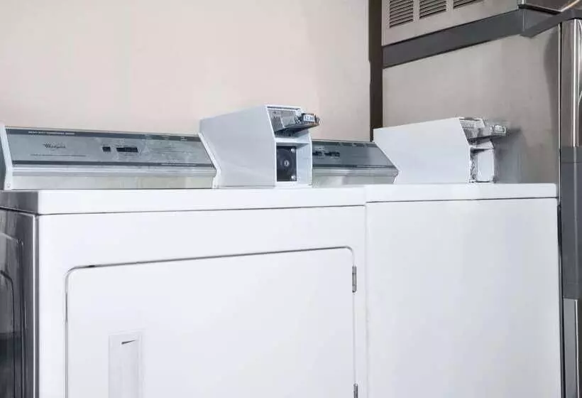 בית מלון כפרי Days Inn By Wyndham Greenville