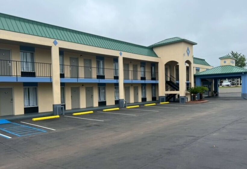 בית מלון כפרי Days Inn By Wyndham Greenville