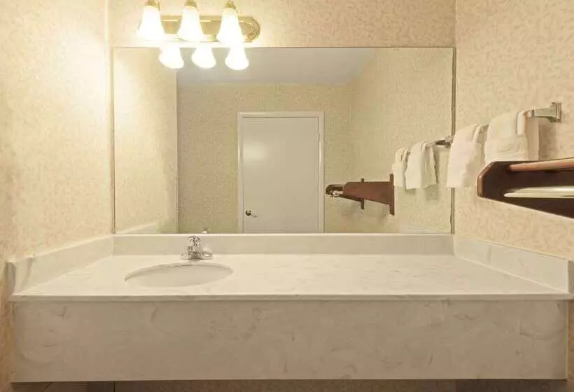 בית מלון כפרי Days Inn By Wyndham Greenville