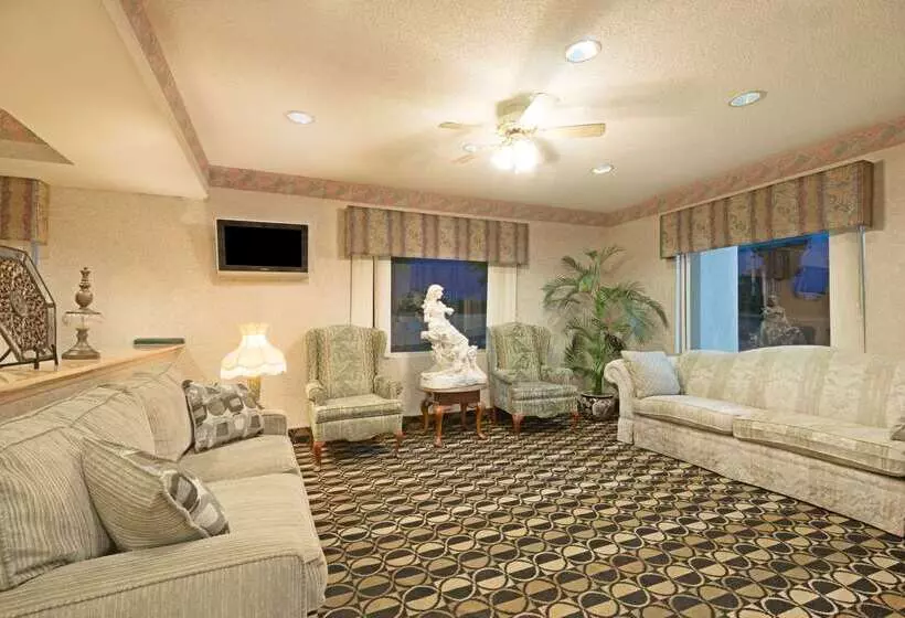 בית מלון כפרי Days Inn By Wyndham Greenville