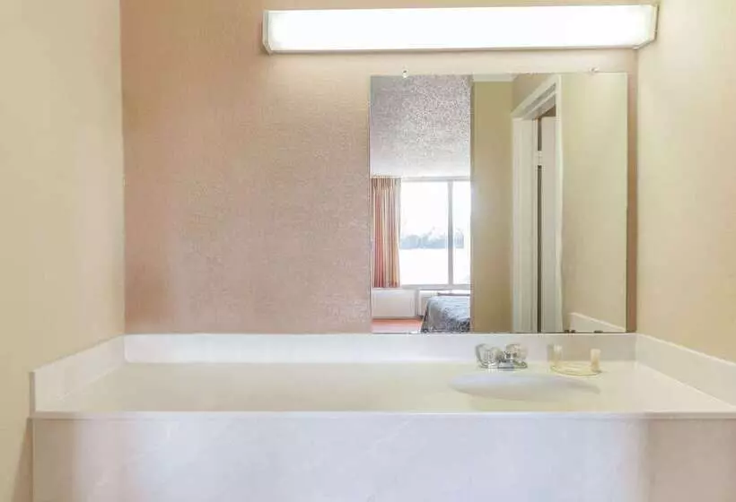 בית מלון כפרי Days Inn By Wyndham Hillsboro Tx