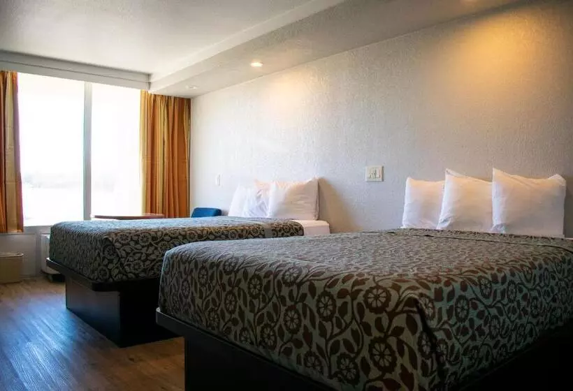 בית מלון כפרי Days Inn By Wyndham Hillsboro Tx