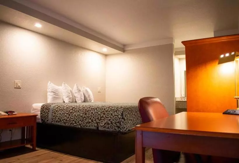 בית מלון כפרי Days Inn By Wyndham Hillsboro Tx