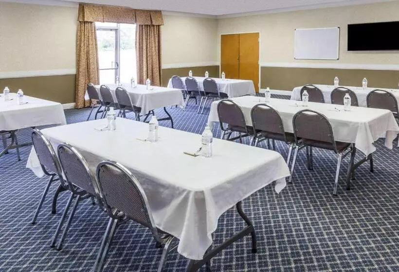 בית מלון כפרי Days Inn By Wyndham Hillsboro Tx