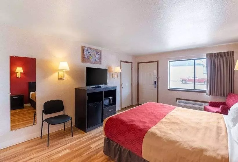 בית מלון כפרי Econo Lodge Fredericksburg