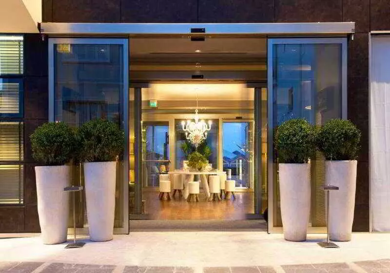 Excelsior Hotel, Spa & Lido