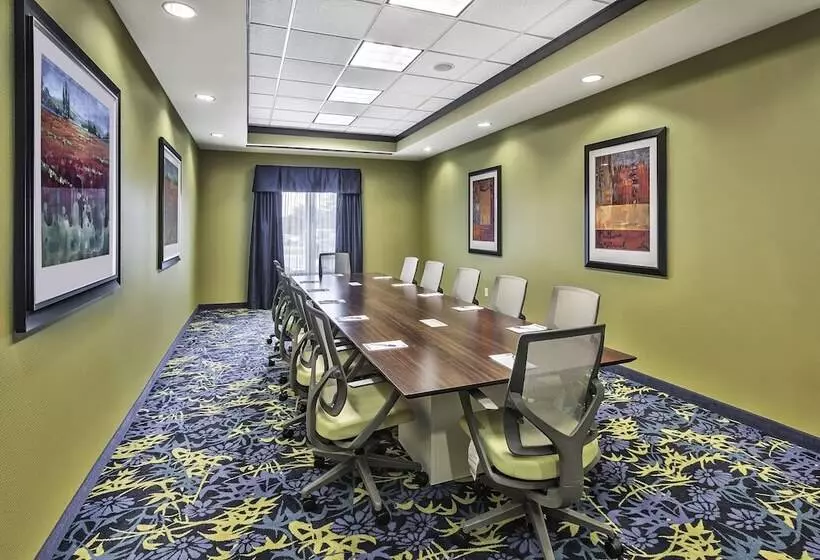 فندق Holiday Inn Express & Suites Dayton South   I 675, An Ihg