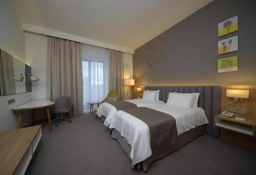 בית מלון כפרי Edge Seligerskaya – Moscow