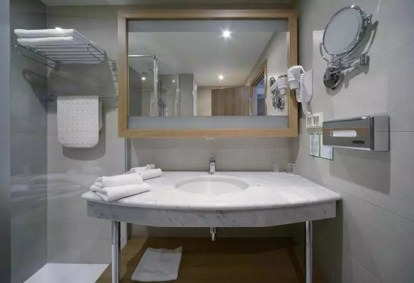 בית מלון כפרי Edge Seligerskaya – Moscow