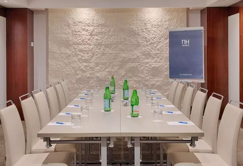 هتل NH Firenze